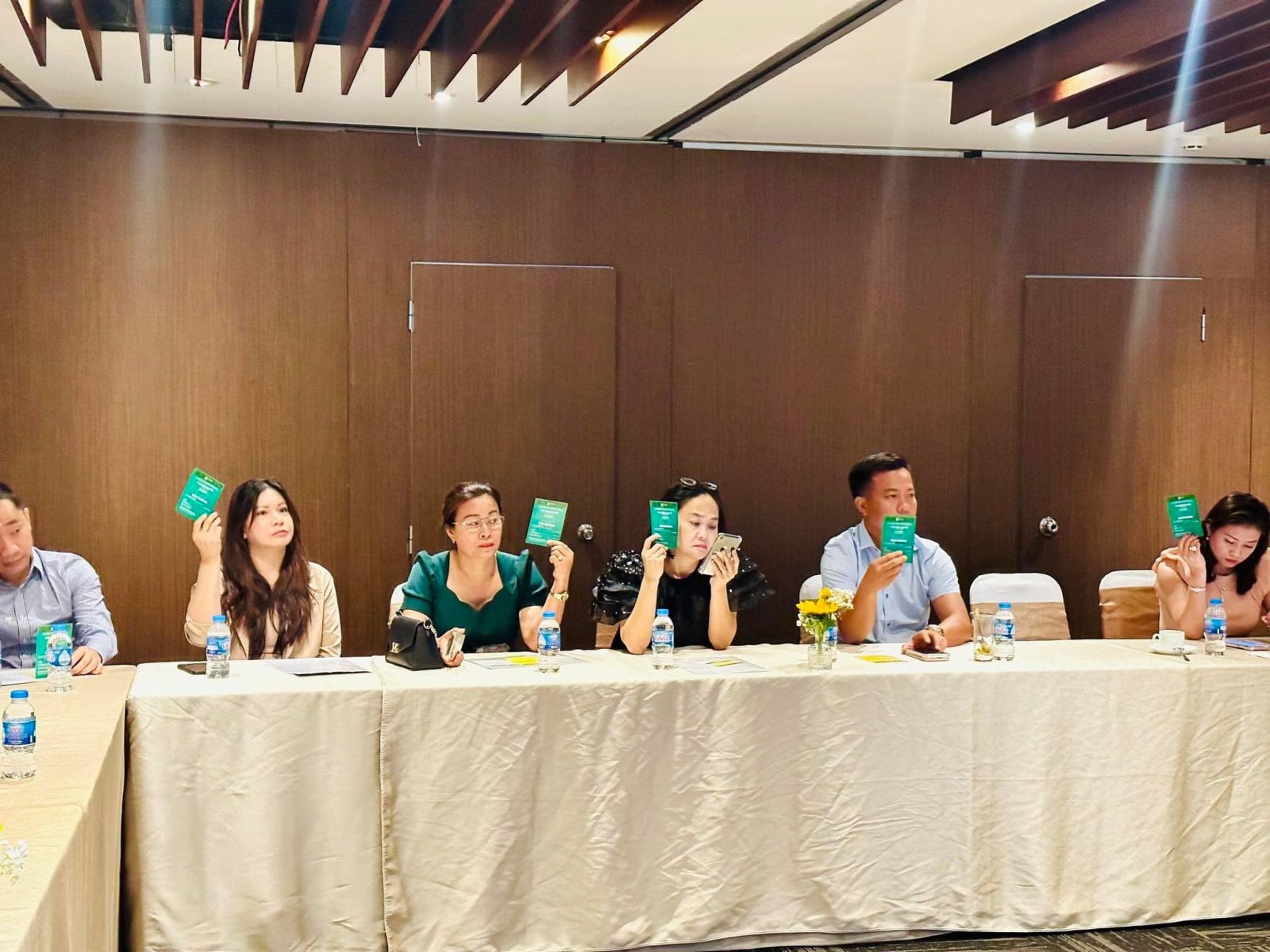 Yến sào Linh Lucky - chính thức là cổ đông Việt Nam Quốc Yến