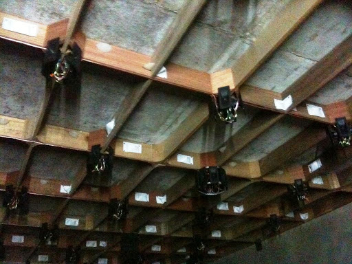 Máy phát âm thanh đa năng giúp tạo ra âm thanh dụ yến có chất lượng tốt