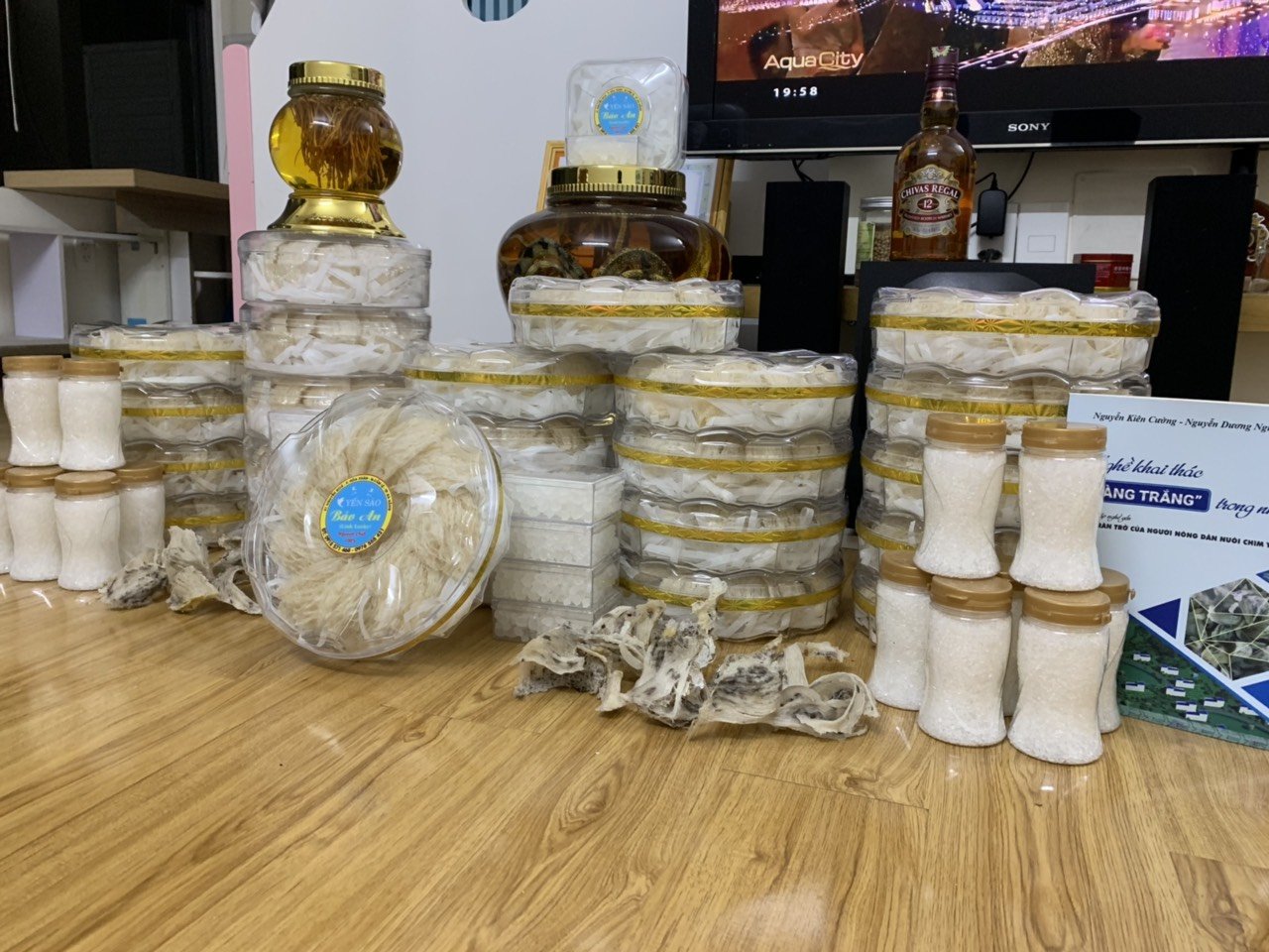 Yến nuôi và yến tự nhiên khác nhau điểm gì? Tổ yến loại nào tốt hơn?